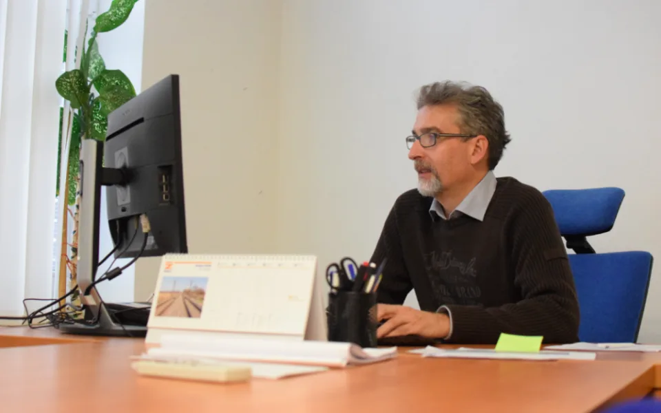 Pro mne je jednání reportérů za hranou, považuji to za osobní štvanici na premiéra, říká olomoucký primátor Žbánek