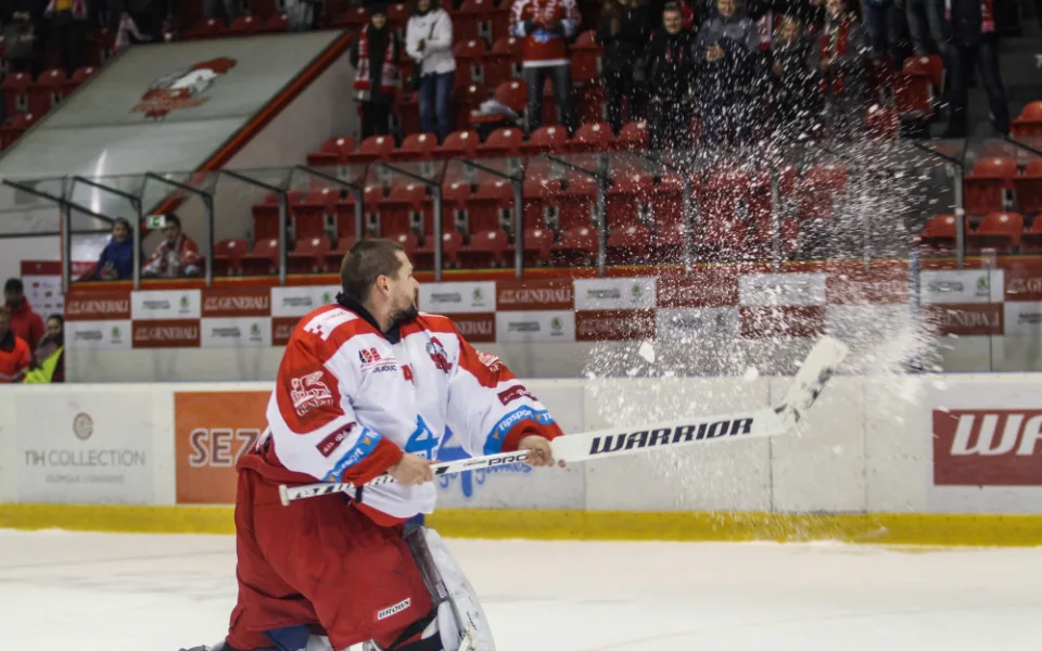 FOTOGALERIE: Hokejisté Olomouce porazili s přehledem Litvínov 3:1, zápas se protáhl kvůli opravě plexiskla