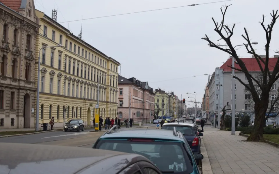 Provoz na Masarykově třídě je v normálu, tvrdí město. Zároveň však hledá varianty možných řešení