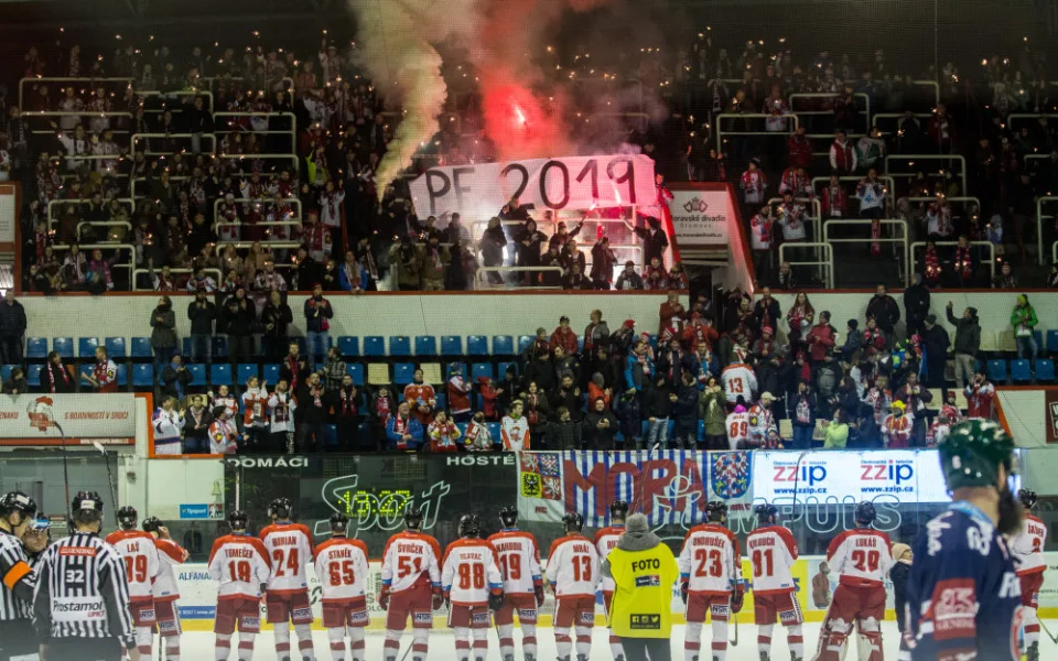 FOTOGALERIE: Mora v posledním zápasu roku prohrála s Vítkovicemi 2:5