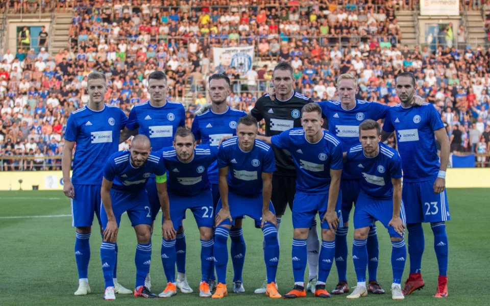 Nové logo, retro dresy a reprezentace na Andráku. Olomoucký fotbal slaví sto let