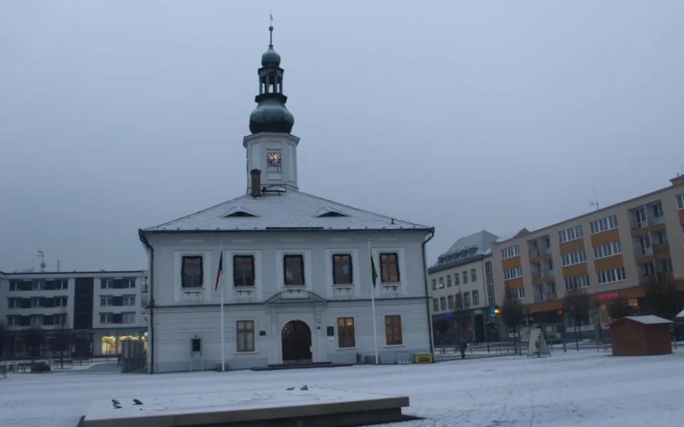 Na jesenickém náměstí se bude opět jezdit jednosměrně. Důvodem je bezpečnost