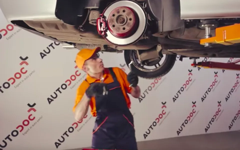 Zanedbání kolísání teploty chladící kapaliny motoru auta se může prodražit