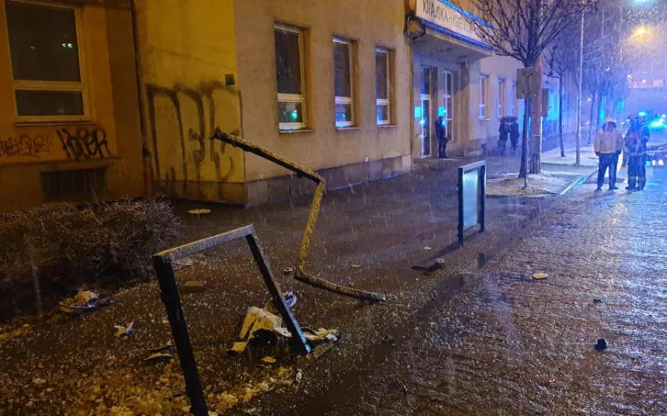 FOTOGALERIE: Hasiči kvůli silnému sněžení řešili přes šedesát událostí