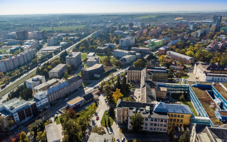 Čtyři kliniky Fakultní nemocnice Olomouc vyhlásily zákaz návštěv