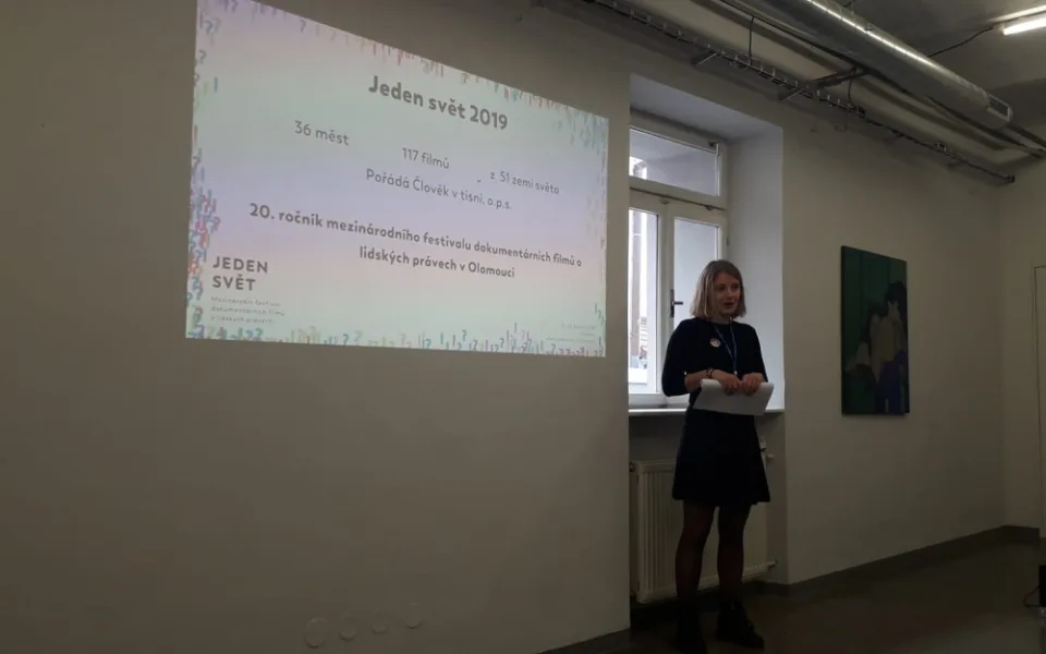 Dokumentární festival Jeden, svět zaměřený na lidská práva, nabídne i koncerty, výstavy a workshopy