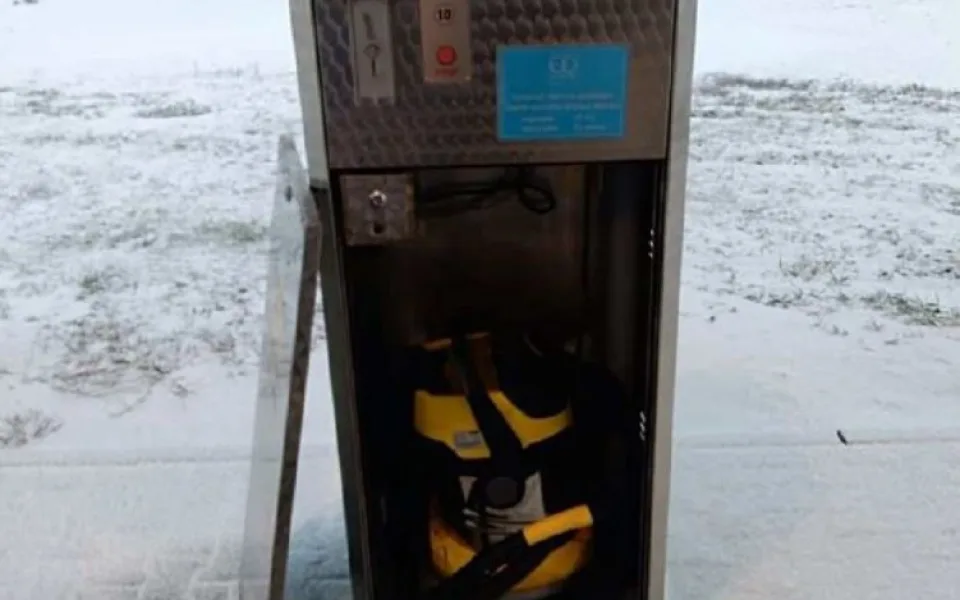 Muž se vloupal do vysavače na mince, kde bylo dvacet korun. Teď mu hrozí vězení