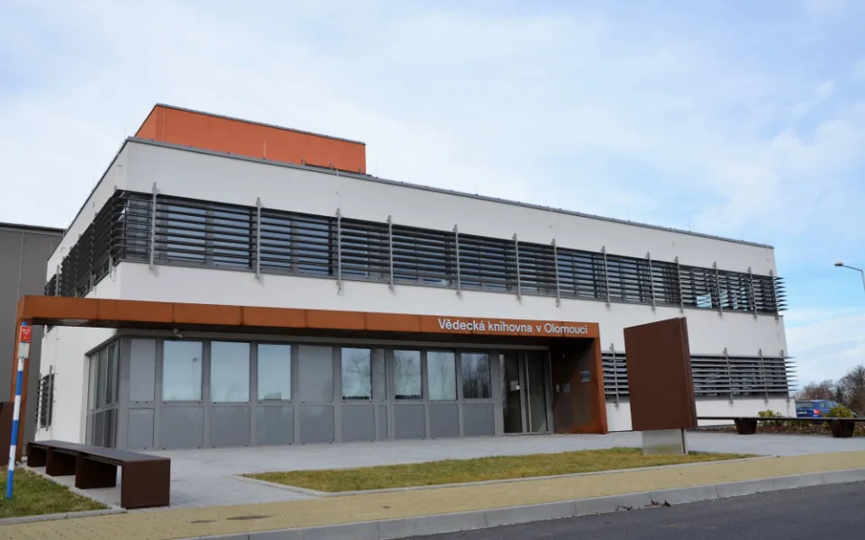 Více než milion svazků čeká stěhování do nového depozitáře vědecké knihovny. Přesun potrvá čtyři měsíce