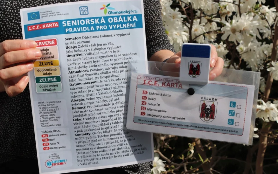 Seniorská obálka může pomoci při záchraně života. Lékař se díky ní může rychle dozvědět důležité informace