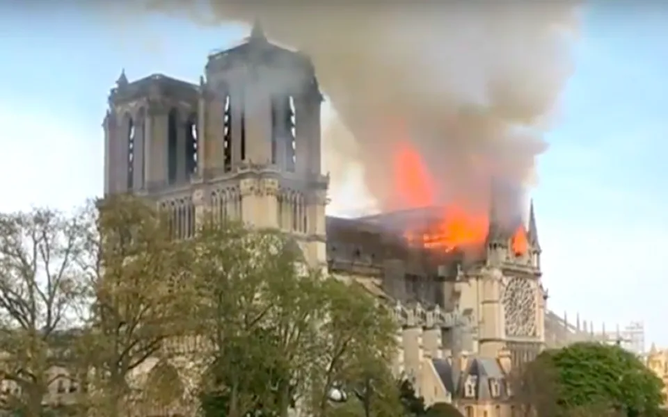 Muzeum umění se připojuje ke sbírce na obnovu katedrály Notre-Dame