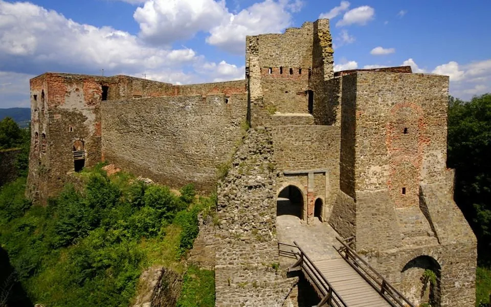 Helfštýn čeká od května další omezení, kvůli opravě cesty