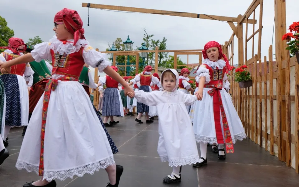 FOTO: O víkendu opět roztančila Přerov folklorní slavnost