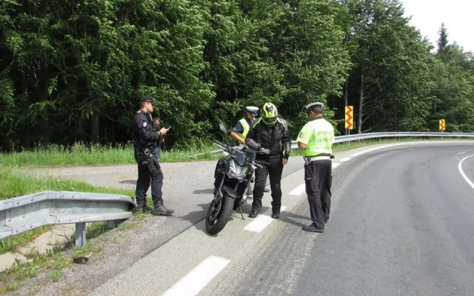 FOTO: Policisté se na Červenohorském sedle zaměřili na neukázněné motorkáře
