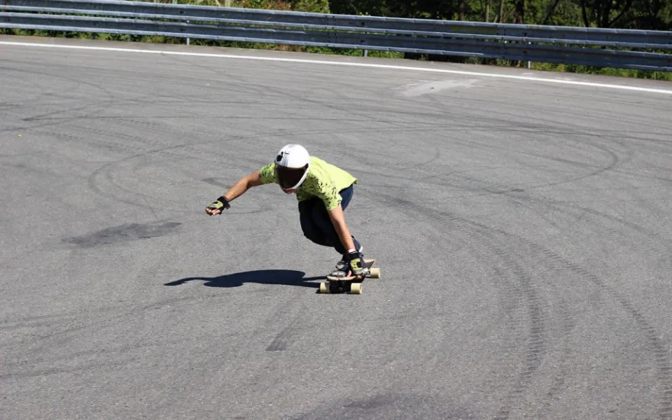 Na Ecce Homo budou od čtvrtka do neděle jezdit závodníci na longboardech