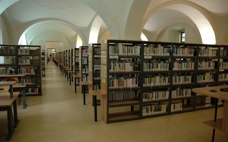 Olomouckým knihovnám neubývají čtenáři, půjčují si ale méně knih