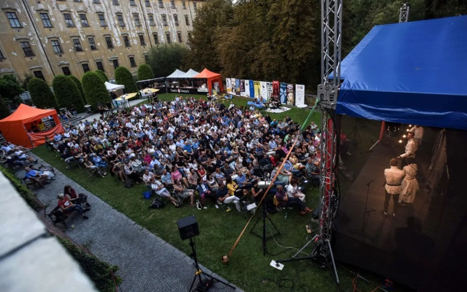 VÍKEND PODLE DRBNY: Olomoucké (nejen) shakespearovské léto vyplní vaše večery a na Litovelském Otvíráku si užijete skvělou hudbu
