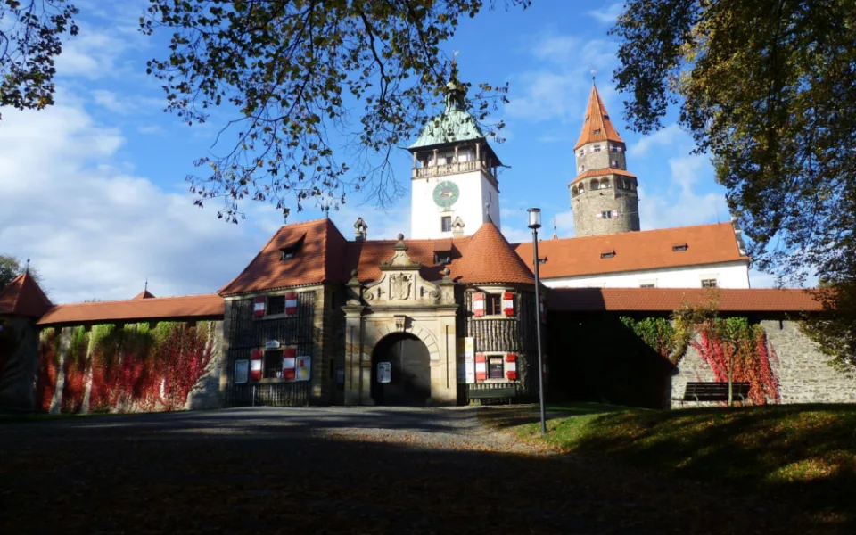 Hradozámecká noc na Bouzově zve na výstavu historických fotografií a netradiční prohlídku