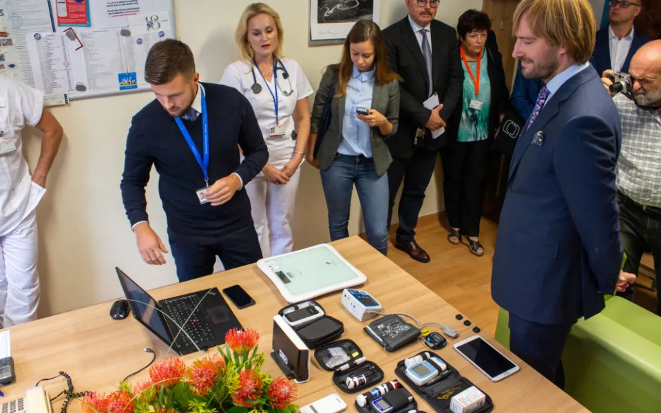 Ředitel olomoucké nemocnice a ministr Vojtěch podepsali smlouvu o zřízení kompetenčního centra pro elektronické zdravotnictví