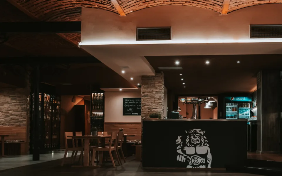 FOTO: Pamatujete Legend jako hernu? To už dávno neplatí, říká majitel restaurace David Malík