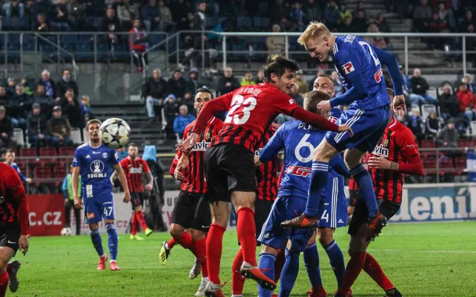 Souboj fotbalistů Olomouce s Opavou otevře dnes deváté ligové kolo