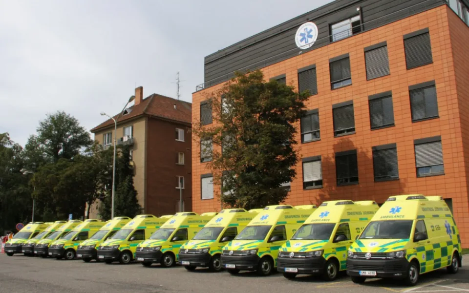 Do vozového parku Zdravotnické záchranné služby Olomouckého kraje přibylo deset nových sanitek