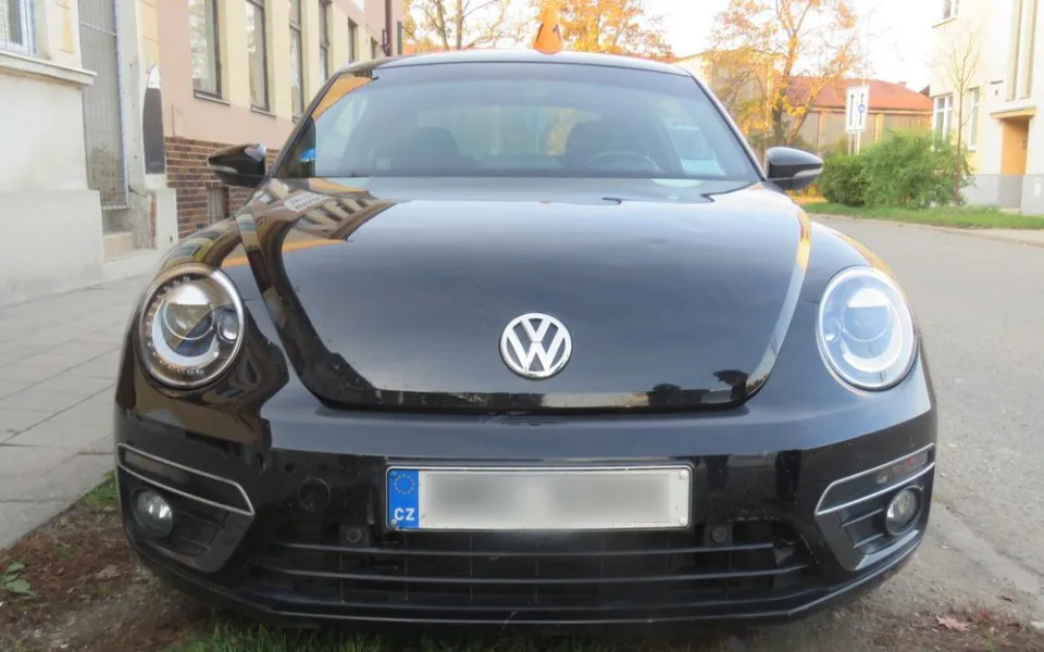 Řidiči Volkswagenu nedal přednost cyklistovi, ten skončil se zraněním v nemocnici