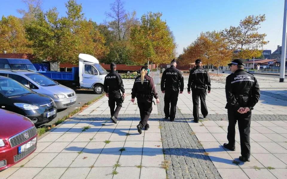 Policie připravuje preventivní akci k Dušičkám. Zaměří se na krádeže na hřbitovech