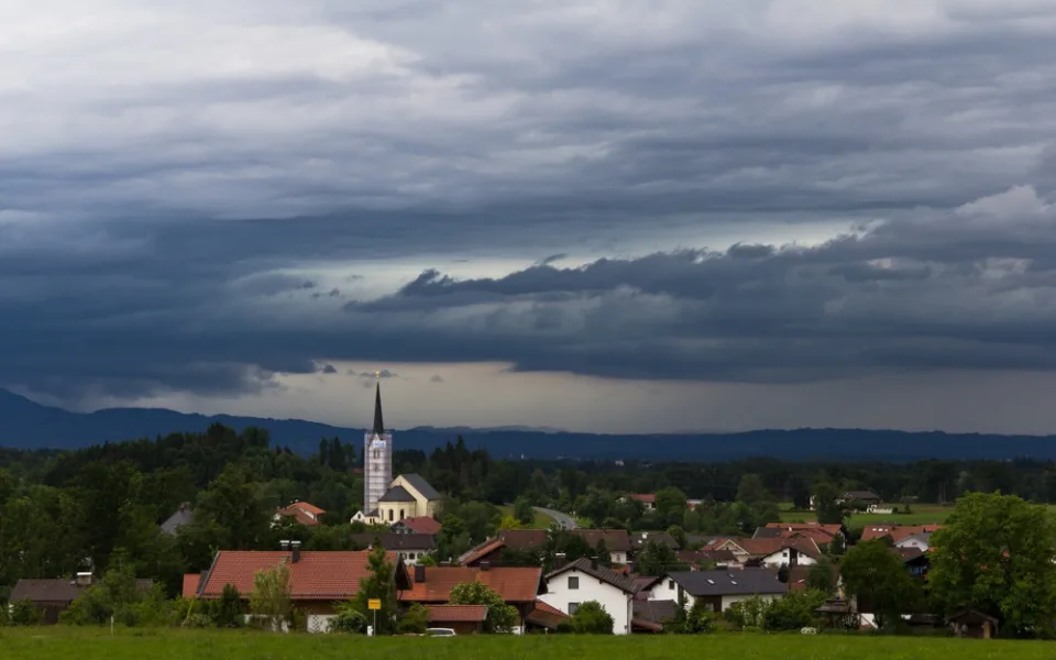 POČASÍ NA SOBOTU: Zataženo a místy zaprší