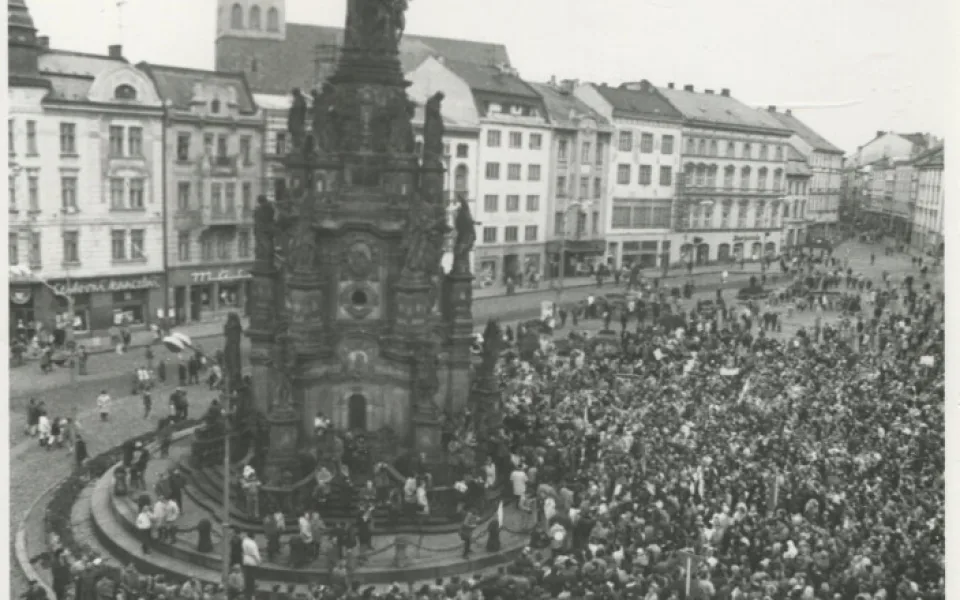 FOTO: Podívejte se na olomoucký listopad 1989 očima přímých svědků