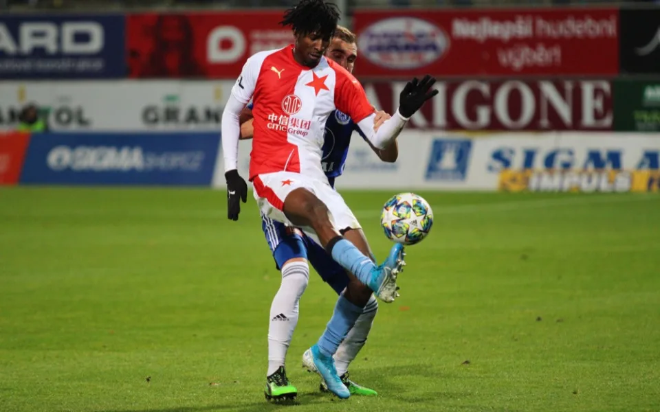 FOTOGALERIE: Sigma remizovala doma se Slavií 0:0, ta ztratila body poprvé po osmi zápasech