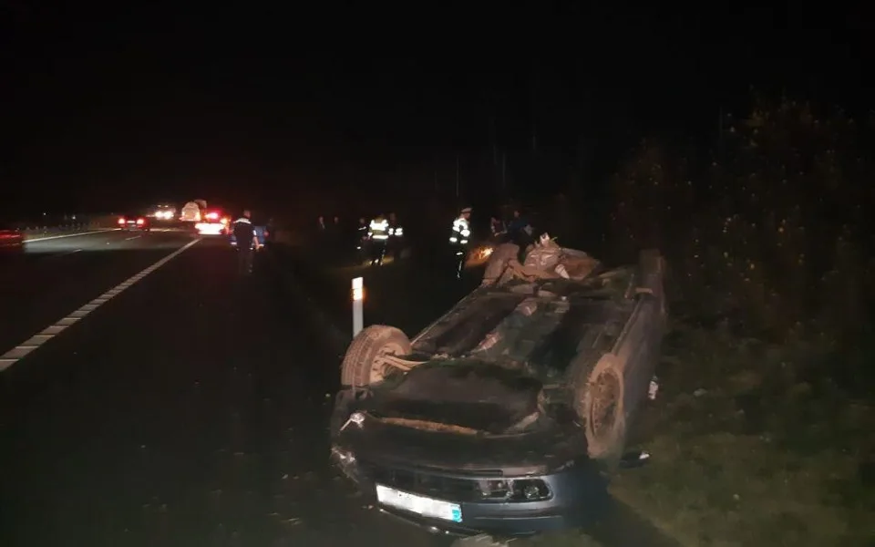 Policejní eskorta se po cestě pro podezřelého podílela na záchranné akci na D1