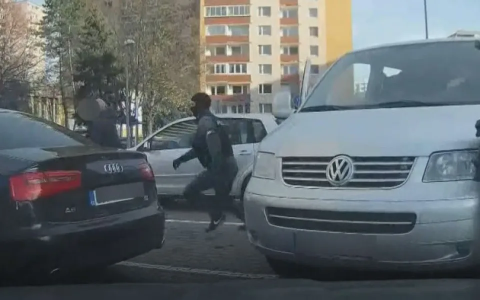 VIDEO: Největší zátah proti dealerům drog v historii Olomouckého kraje. Neunikly ani velké ryby