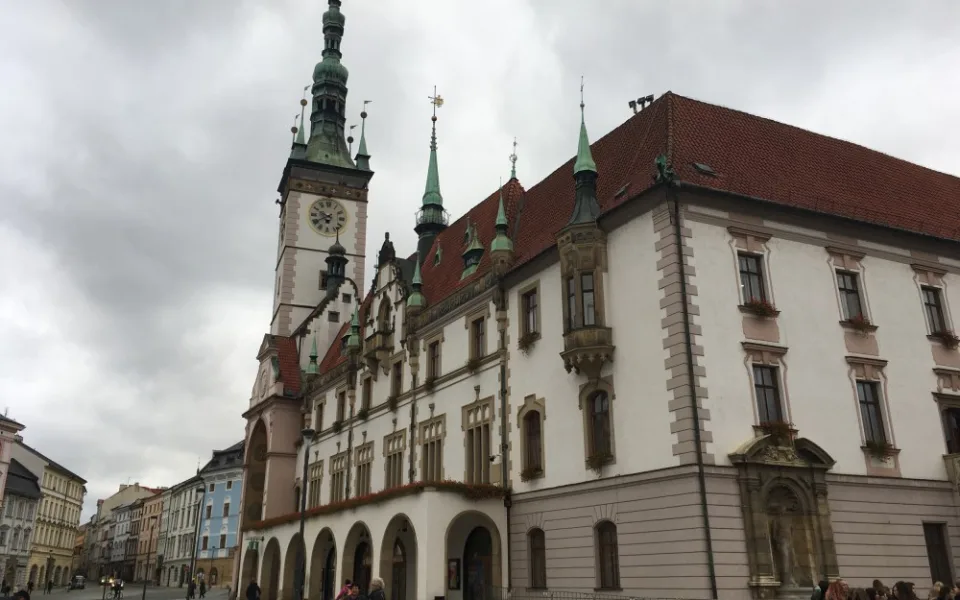 Olomouc koupí parní stroj na hubení plevele a čištění grafitti