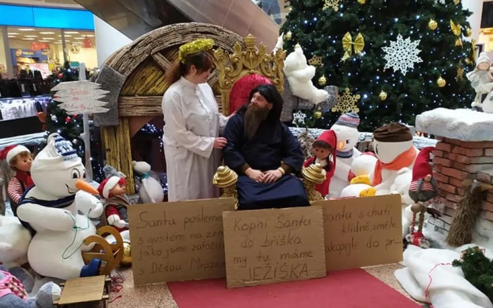 Protestující dvojice