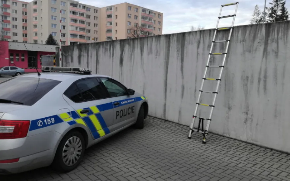 Policie u přerovské ubytovny