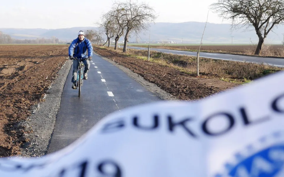 Nová stezka pro cyklisty a pěší