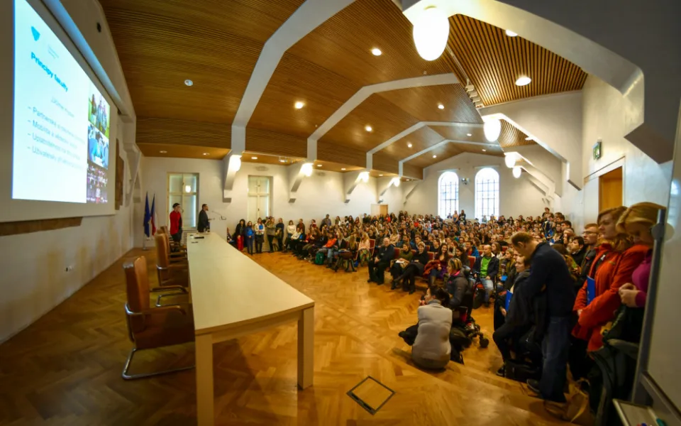 Univerzita Palackého zve na den otevřených dveří. Zájemcům o studium pomůže mobilní aplikace