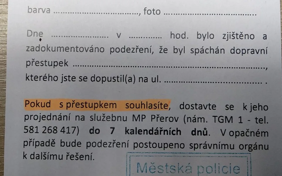 Co dělat, pokud najdete výzvu za stěračem svého auta? Radí Miroslav Komínek
