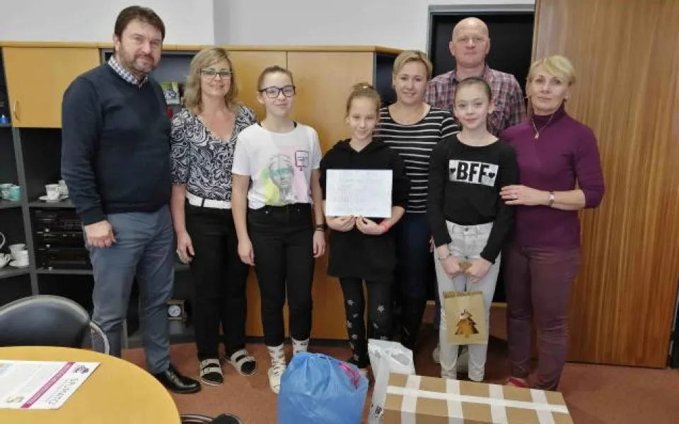 Na rodinu z Mostkovic se skládala škola v Prostějově. Vybrala 20 tisíc korun