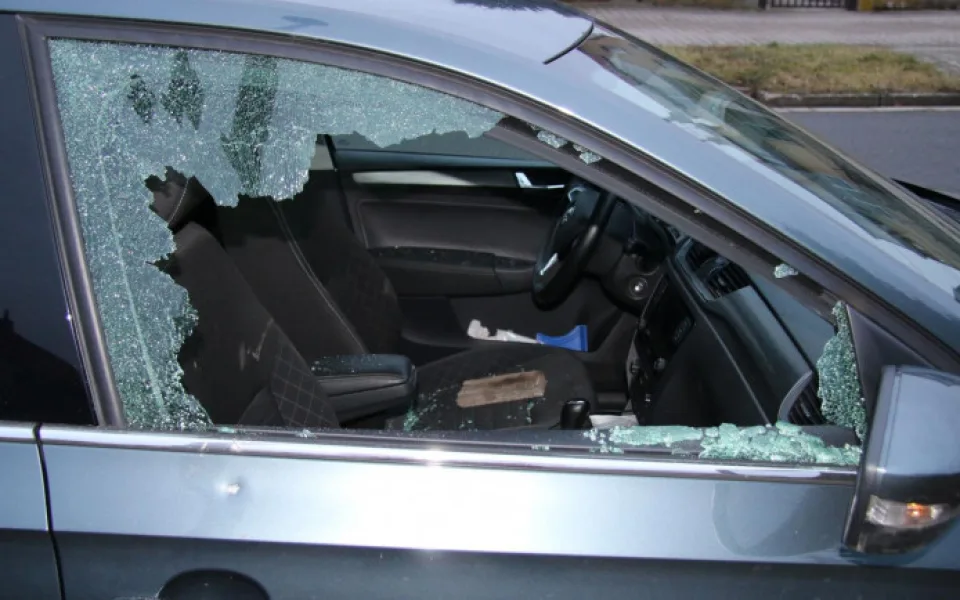 Hradecká drbna - auto