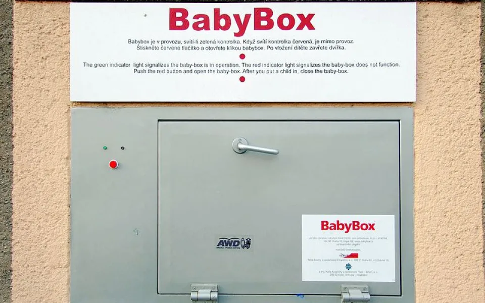 babybox, dítě, odložení,
