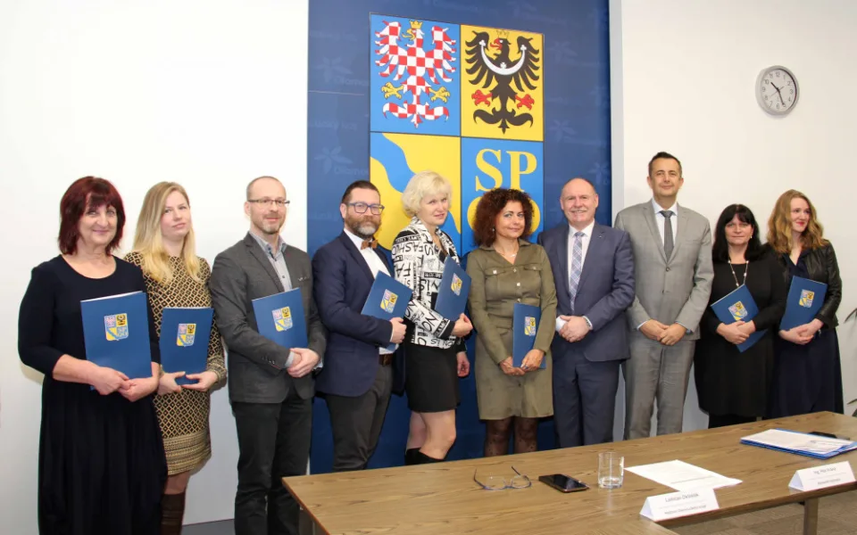 Knihovnám v Olomouckém kraji letos poputuje téměř 12 milionů korun. Kraj přidá i knihovníkům