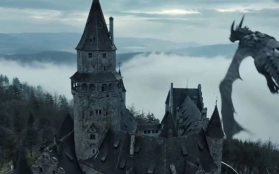 Hrad Bouzov je celosvětově známý. Zahrál si v reklamě od Amazonu