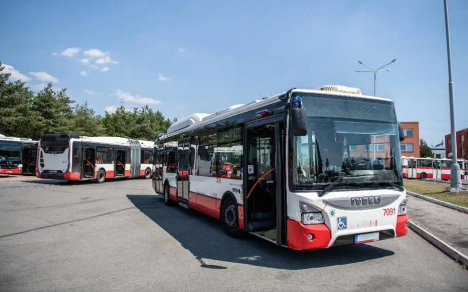 Unikát! Město křižoval autobus poháněný našimi výkaly