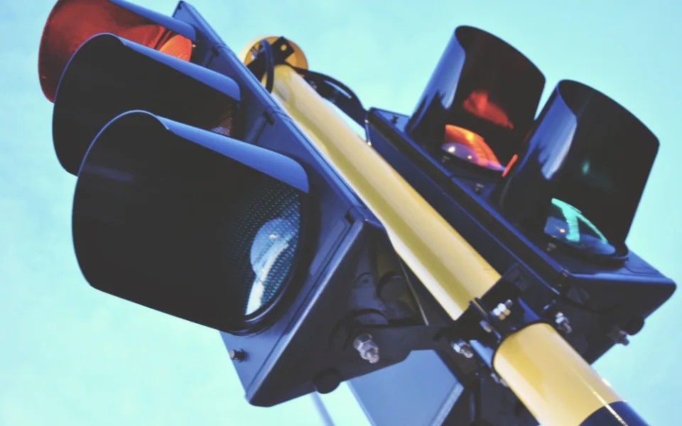 traffic-light-1360645_1920
