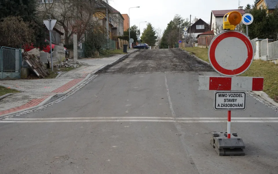 Oprava ulice v Zábřehu vyjde na 12,4 milionu korun. Po rekonstrukci přibudou nová parkovací místa