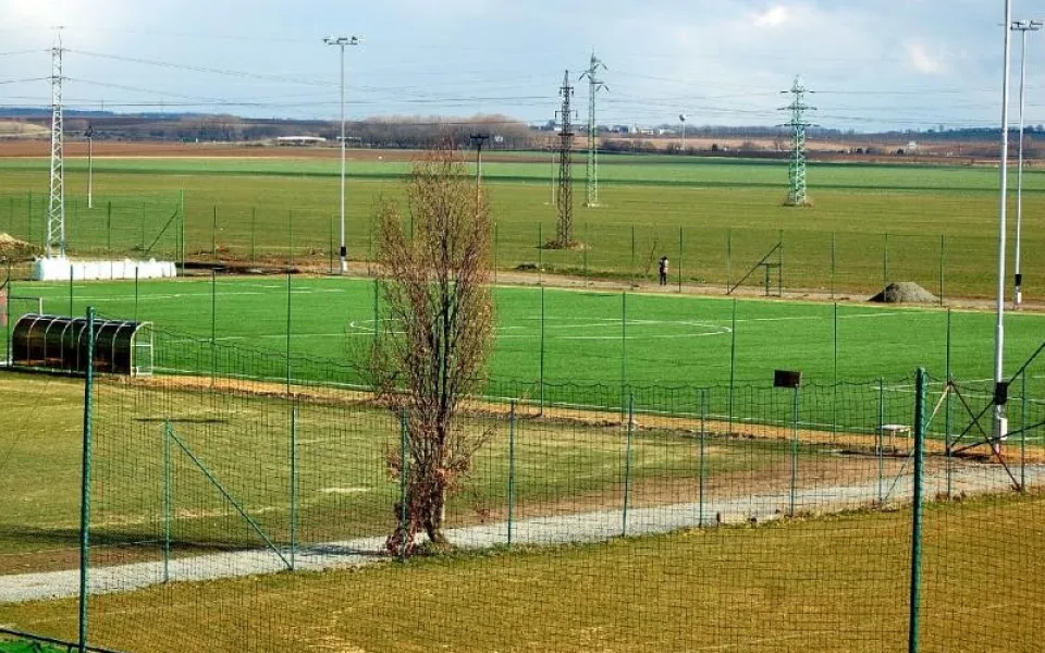 V areálu stadionu v Holici proběhne v dubnu dobročinná výsadba stromů