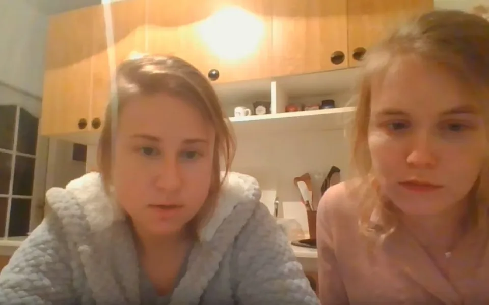 VIDEO: Doktorka mi řekla, že mám koronavirus. Podívejte se na výpověď dvou nakažených