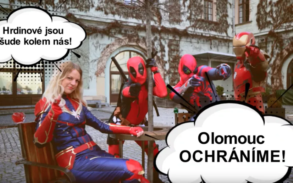 VIDEO: Hrdinové jsou všude kolem nás! Podívejte se na nové univerzitní video na téma koronavirus