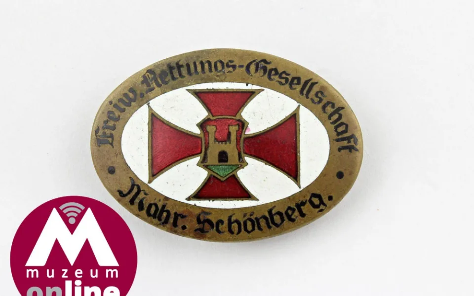 Pohled do historie zdravotní péče. Muzeum získalo odznak záchranářů